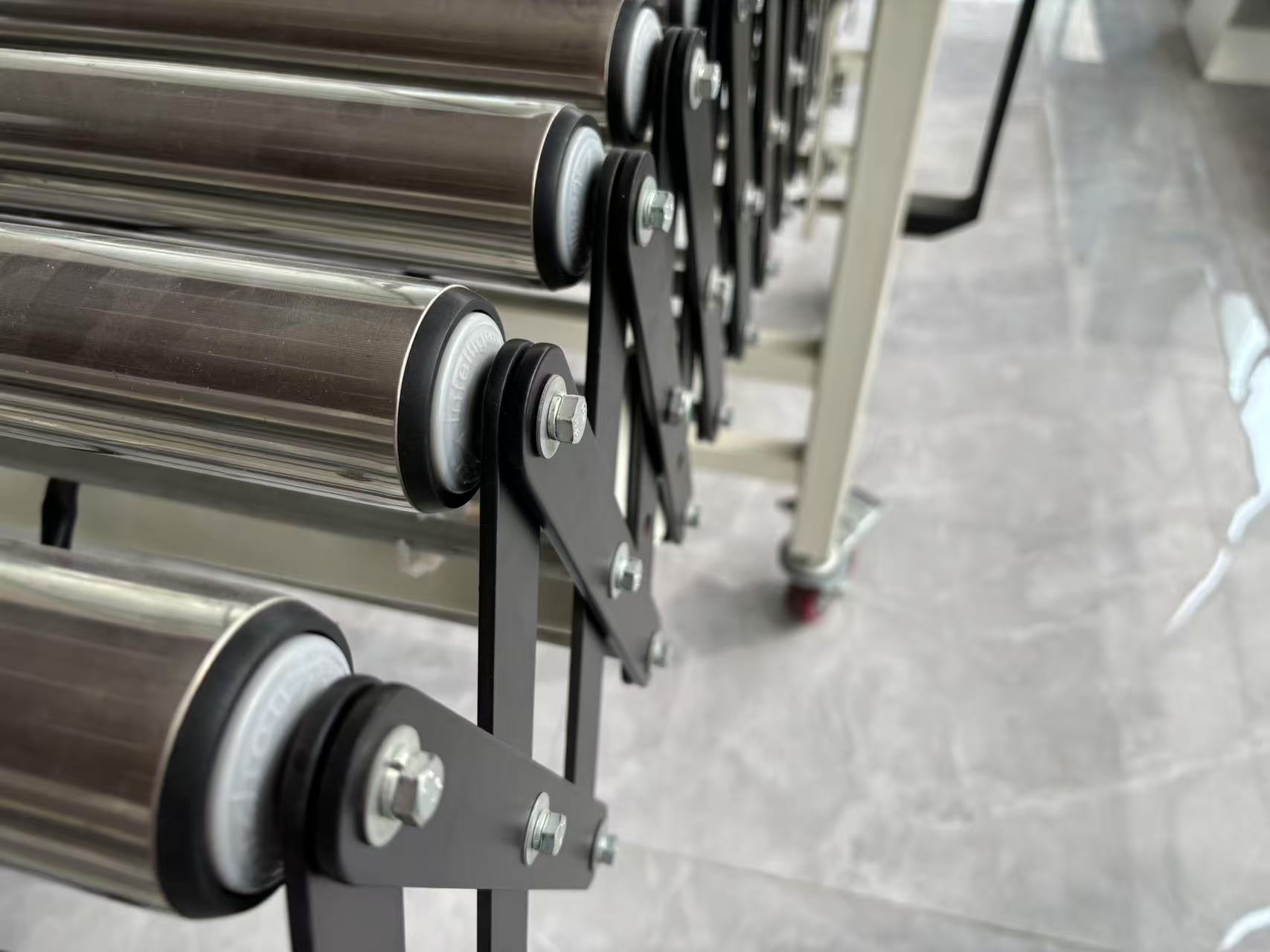 柔軟な拡張可能なローラーコンベヤーローラー固定