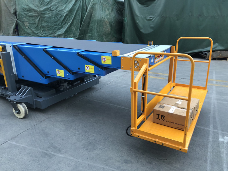 可動型伸縮型ベルトコンベア