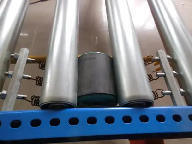 パレットフローラック用のブレーキローラー