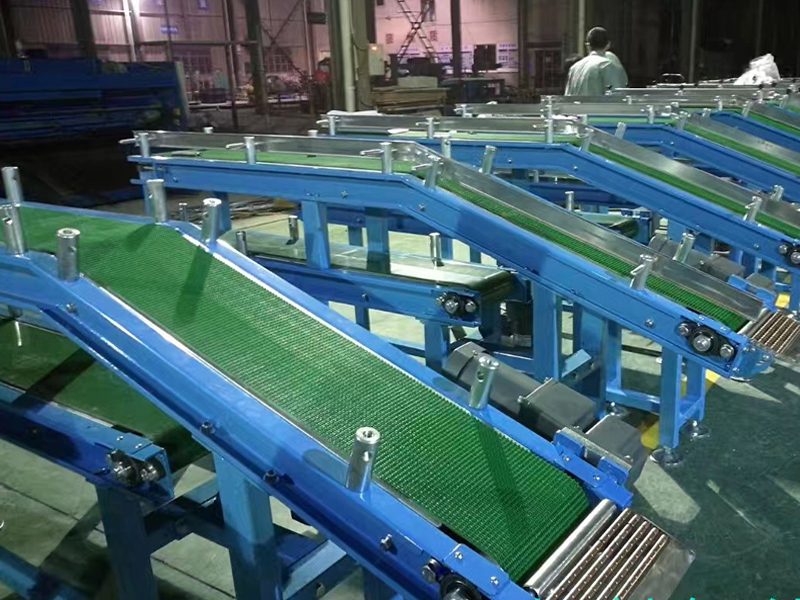 傾斜ベルトコンベア